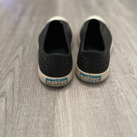 Native Jefferson Shoes - Picture 3 of 5